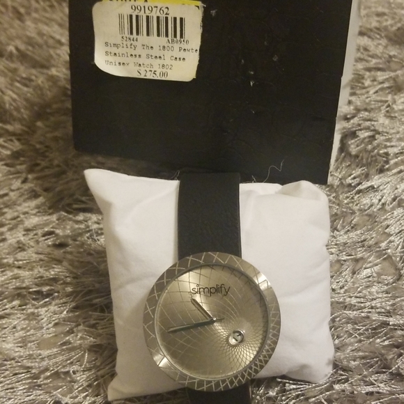Simplify Watch - Picture 2 of 3
